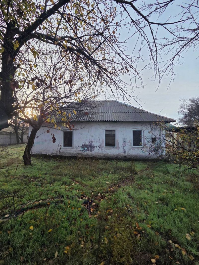 Земельный участок 9 соток с домом 65 м2, вода 24/7 в Пролетарском р-не. ул. Заовражная