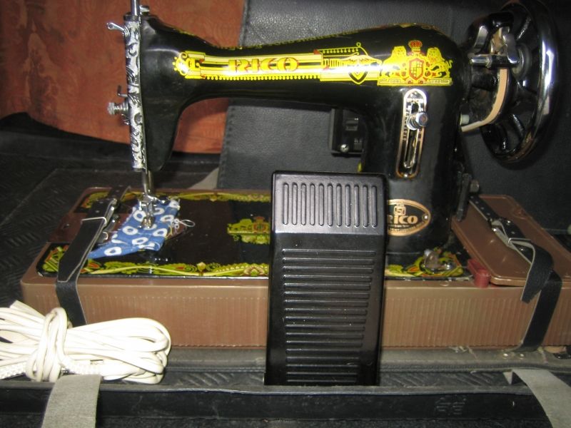 Швейная машинка RICO (Индия) с электроприводом. 