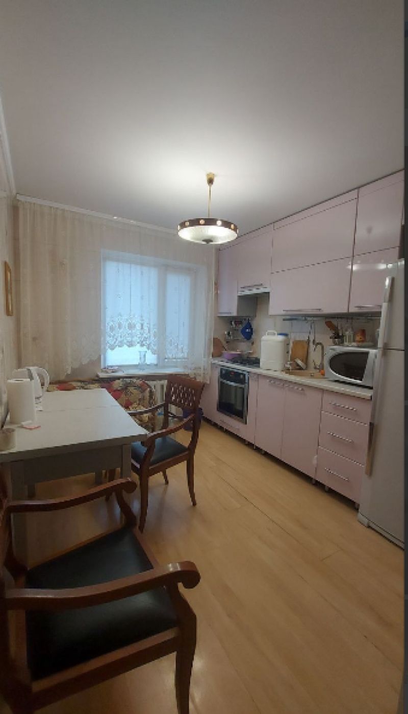 3-х ком. квартира в Калининском р-не в отличном состоянии