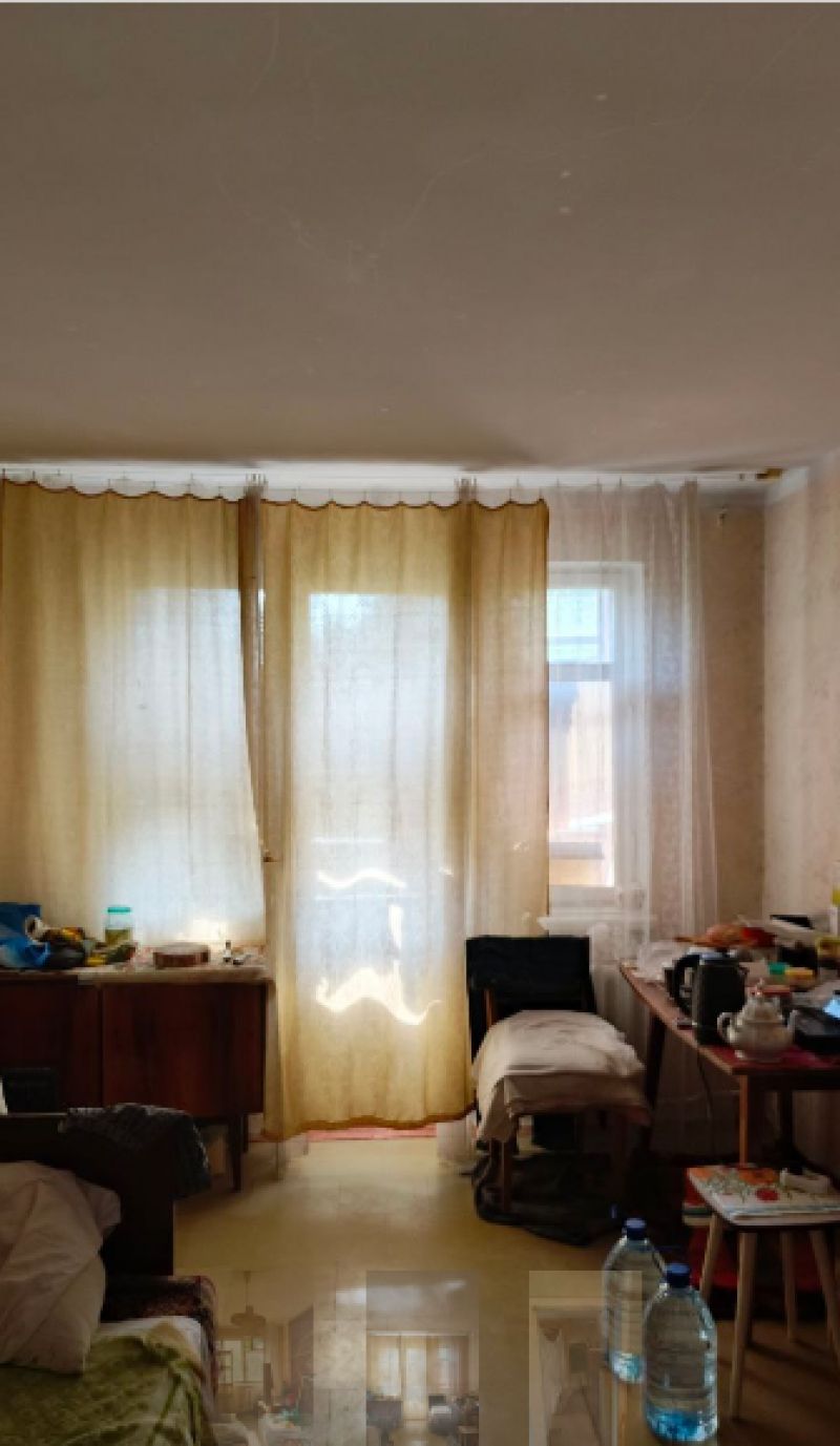 3-х ком. квартира в Калининском р-не. б.Шахтостроителей 3 А.