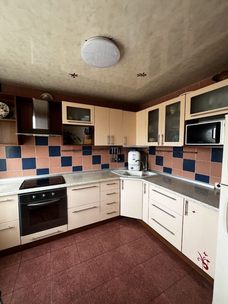 3-х ком. квартира в Пролетарском р-не. ул. Щетинина