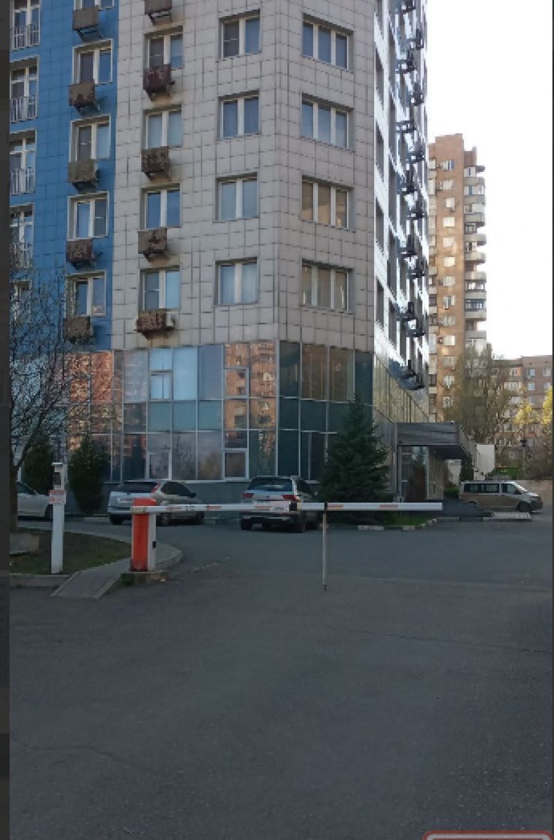 Машиноместо в Ворошиловском р-не в ДИСКе
