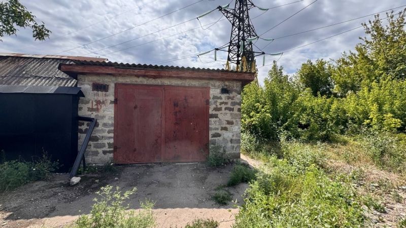 Гараж   в Калининском р-не. 54 м2 на 2 машины