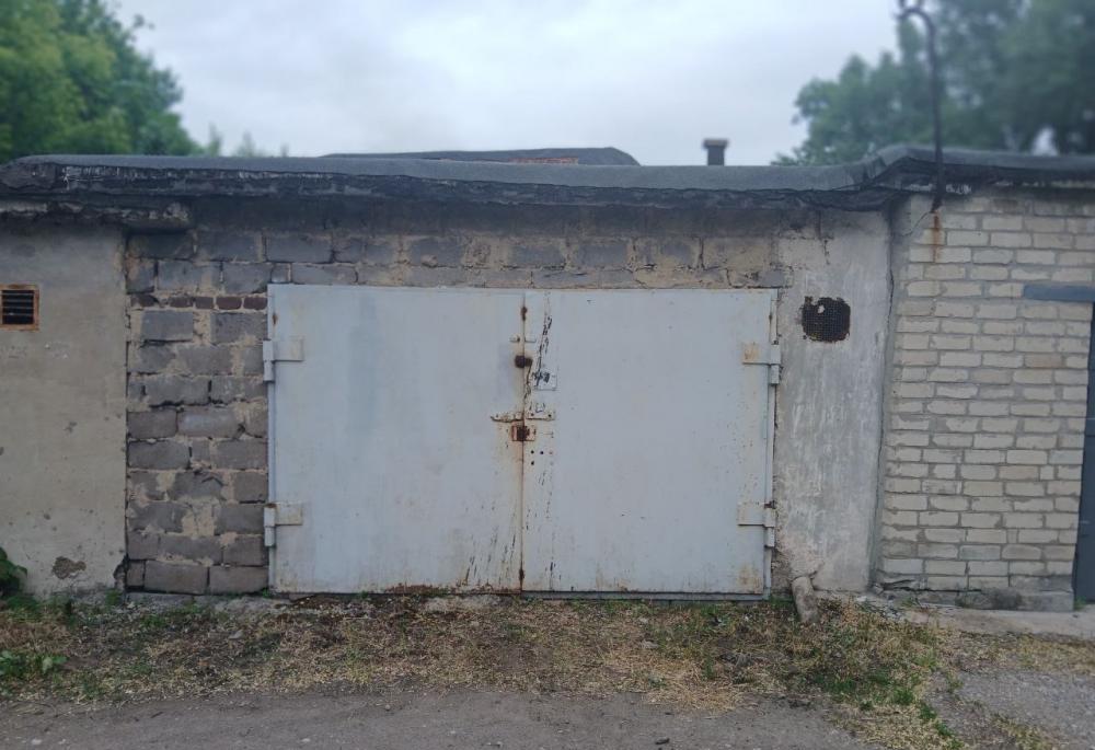 Продам капитальный гараж в центре, 50 м. кв. - Макеевка, а ...