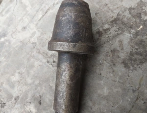 Резец для оснащения исполнительных органов проходческих и очистных комбайнов.