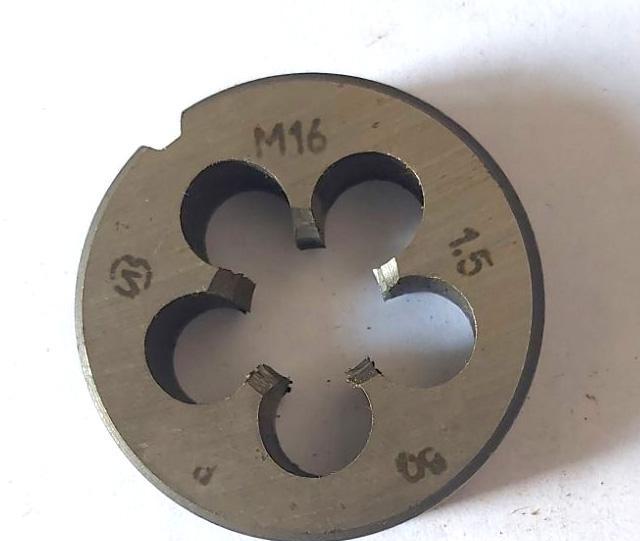 Плашка М16х1,5LH, левая, 9ХС, 45х14 мм, мелкий шаг, ГОСТ . ...